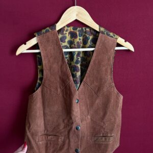 Colete de couro com estampa paisley RÜGE Brechó